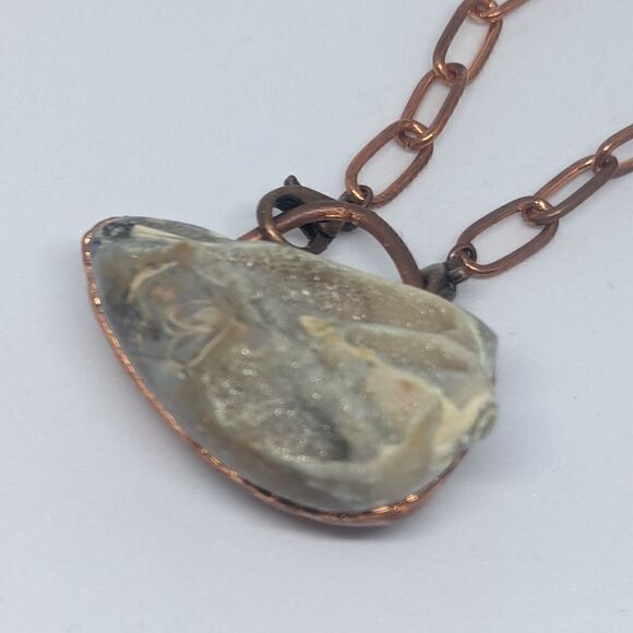 'Caracolito' Natural Druzy Shell & Tigers Eye Necklace - Picture 8 of 9